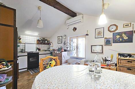 В Изоле предлагается квартира с 2,5 комнатами.: 2