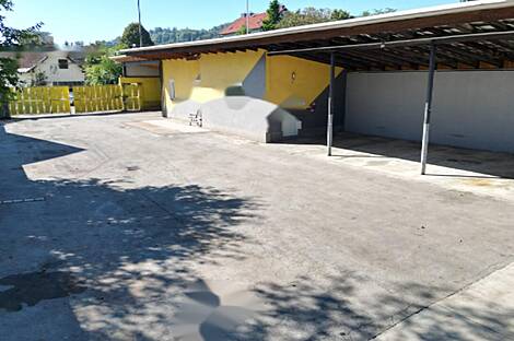 Торговое помещение и склад в районе Безиград: 9