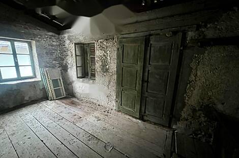 Толмин, Српеница, дом: 11