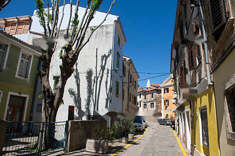 Квартира с двумя комнатами в Изола: 2