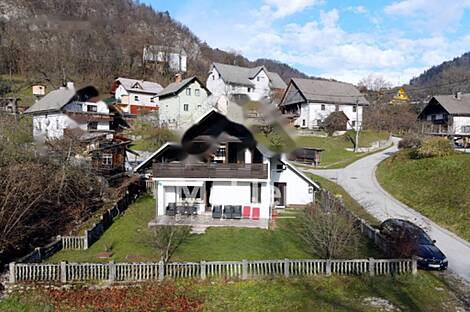 Дом, Бохинская Бела: 2