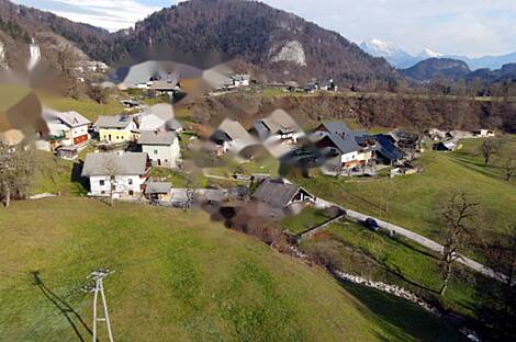 Дом, Бохинская Бела: 7