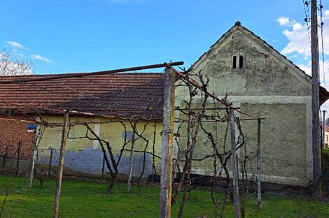 Стреховци, дом: 3