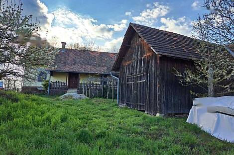 Стреховци, дом: 6