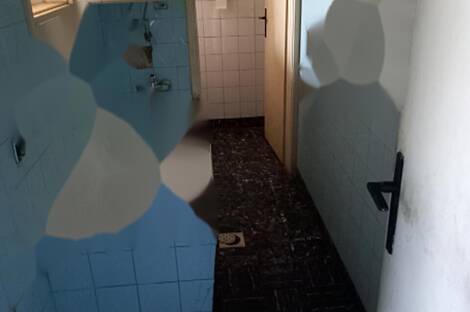 Жилище семейства Семичей находится в Коте.: 4