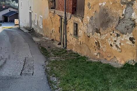 Дом, расположенный в Заречье, рядом с рекой Бистрицей.: 2