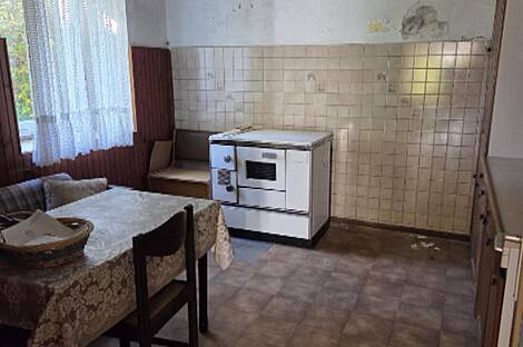 Дом, расположенный в Заречье, рядом с рекой Бистрицей.: 8