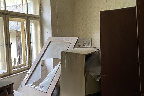 Здание возле моста через реку Коритница: 7