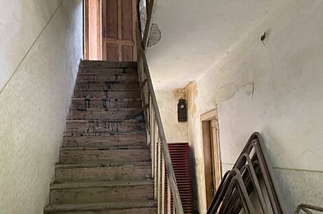 Здание возле моста через реку Коритница: 9