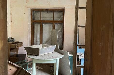 Здание возле моста через реку Коритница: 11