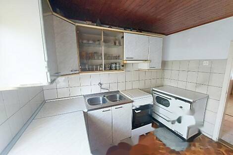 Шомат Дом: 7