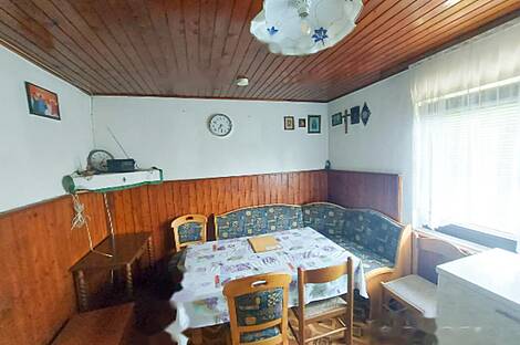 Шомат Дом: 8