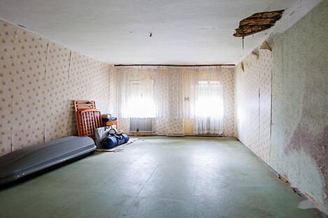 Здание, Метлика: 16