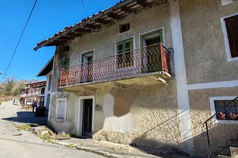 Здание с террасой в Гргаре: 2