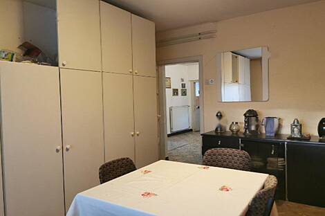 Здание, Великая Поляна: 10