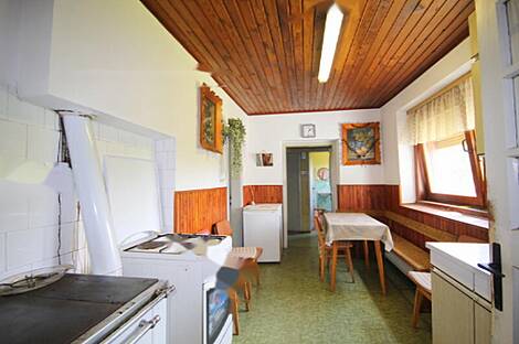 Жилище, Армия: 6