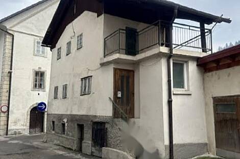 Дом, расположенный в Идрии: 1