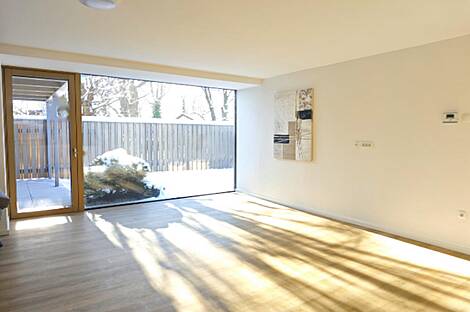 Жилой дом с террасой в Новая Любляне расположен в районе Центр Мургле Трново.: 6