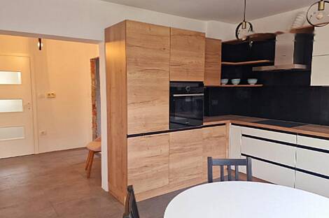 Изба на Броде: 2