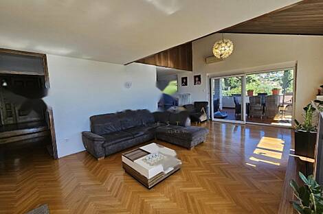 Здание, Порторож: 8