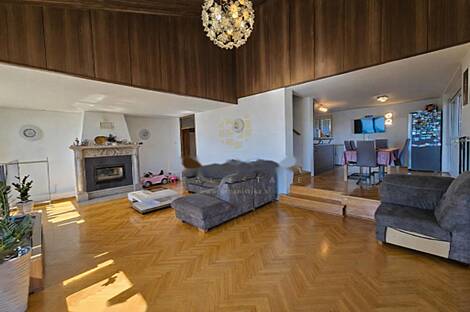 Здание, Порторож: 11