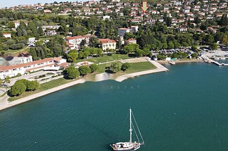 Здание, Порторож: 30