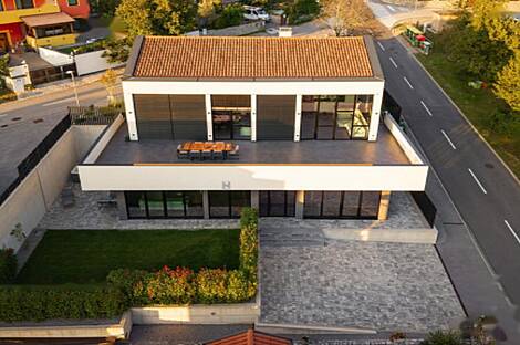 Дом в Сежане: 3