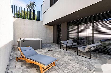 Дом в Сежане: 12