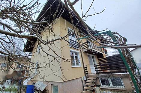 Дом на две семьи в Любляне, район Шишка, у подножия горы Шмарно Горо.: 9