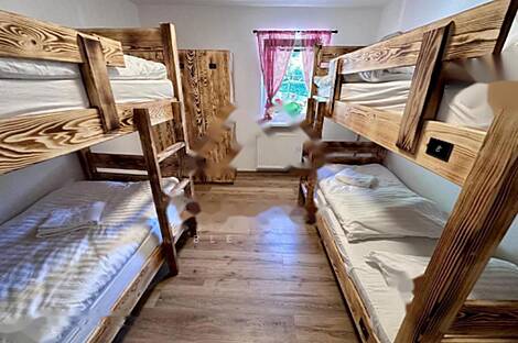 Кропский дом: 16