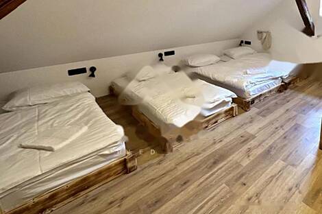 Кропский дом: 24