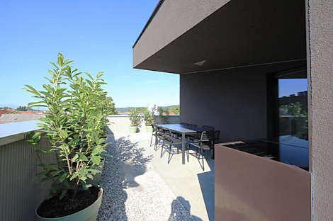 Апартаменты с числом комнат более 5, расположенные в Ново Вижмарье: 9