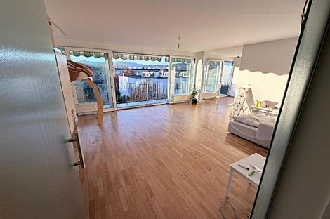 Квартира с пятью или более комнатами в Новом Мостеце: 1