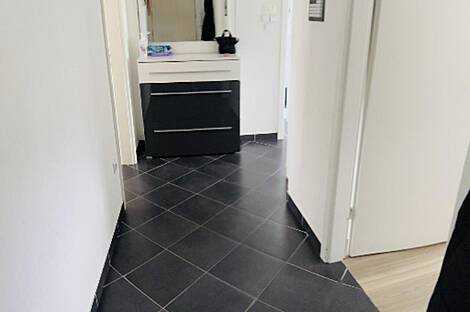 Трехкомнатная квартира на улице Реска, Вич: 2