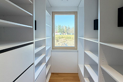 Квартира с четырьмя комнатами: 8