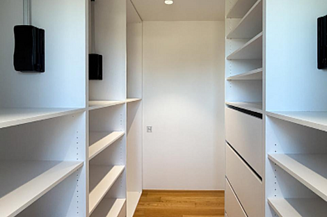 Квартира с четырьмя комнатами: 9