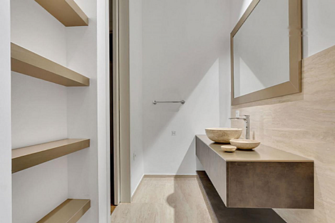 4-комнатная квартира в центре: 15