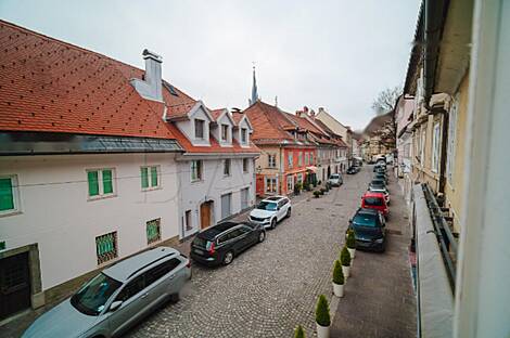 Апартаменты с четырьмя комнатами в центральном районе: 18