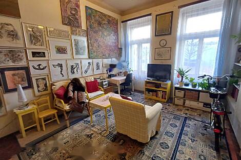 Двухкомнатная квартира в центральной части города: 2