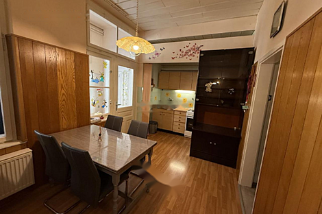 Центральная двухкомнатная квартира: 2