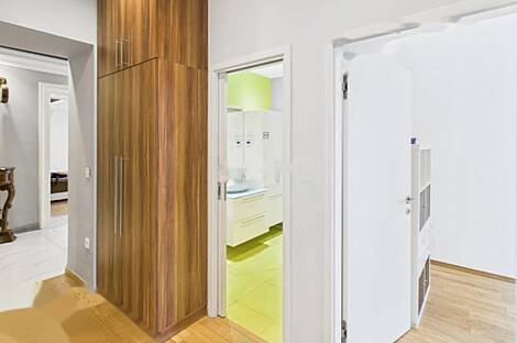 Квартира из пяти комнат в центральной части города: 9