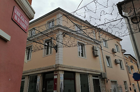 Копер: квартира с тремя комнатами: 1