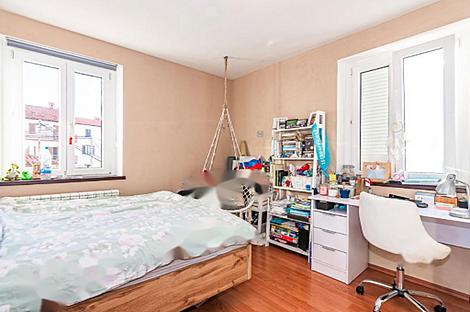 Апартаменты с пятью и более комнатами: 14