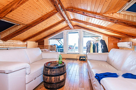 Апартаменты с пятью и более комнатами: 25