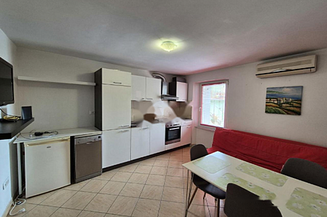 Квартира с двумя комнатами в Изола: 2