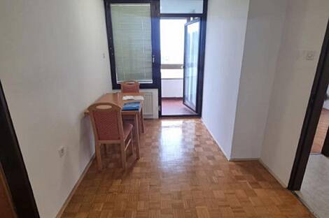 Квартира с двумя комнатами в Изоле: 2