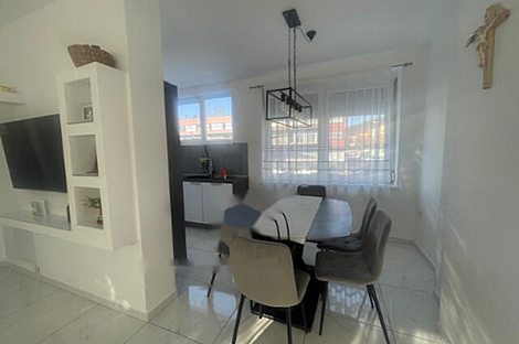 Трёхкомнатная квартира в Сежане: 3