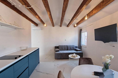 Жилая площадь с пятью и более комнатами в Пиране: 10