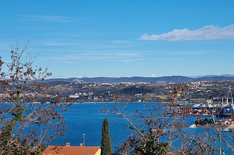 Квартира в Копере с четырьмя комнатами: 13