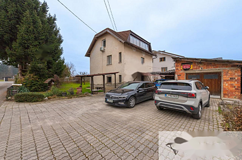 Врховци дом: 3